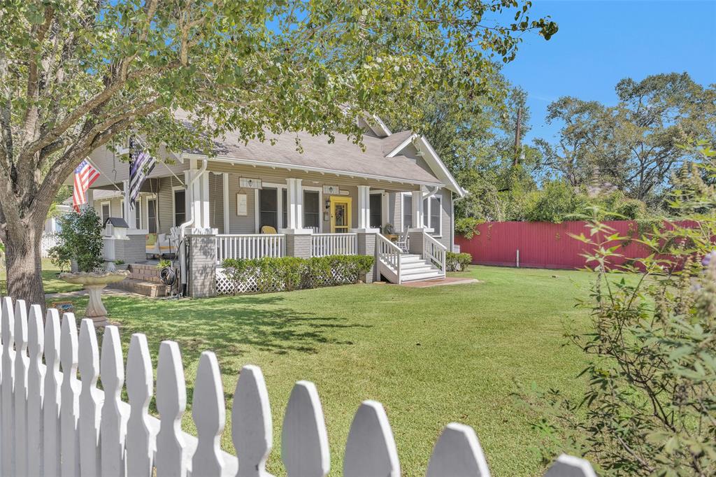 Hardy St, New Waverly, TX 77358
