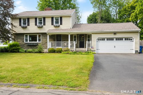 55 E Eldridge St, Manchester, CT, 06040-5524 | Card Image