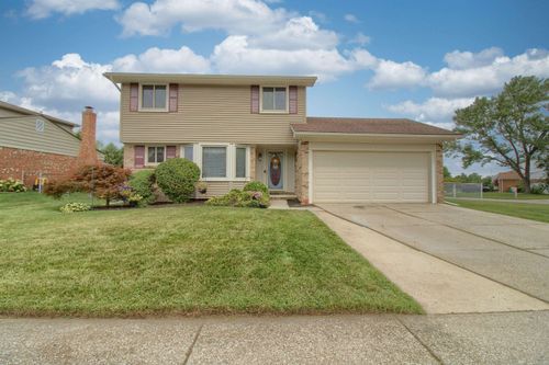 26012 Rose Marie Dr, Flat Rock, MI, 48134-9418 | Card Image
