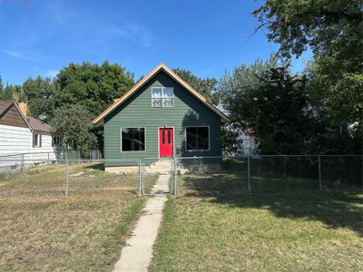 33 5th Avenue Sw, House other with 3 bedrooms, 2 bathrooms and null parking in Choteau MT | Image 2