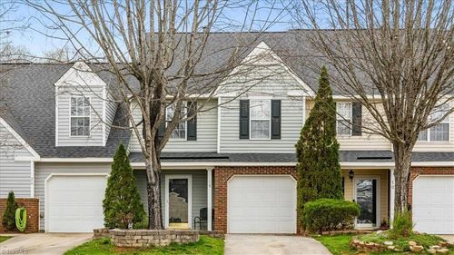 18 Pickwick Pl, Greensboro, NC, 27407-2732 | Card Image