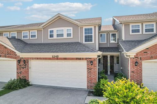 1245 Prairie View Pkwy, Cary, IL, 60013-2621 | Card Image