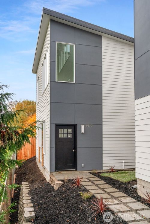 8610 37th Ave S, Seattle, WA, 98118 | Card Image