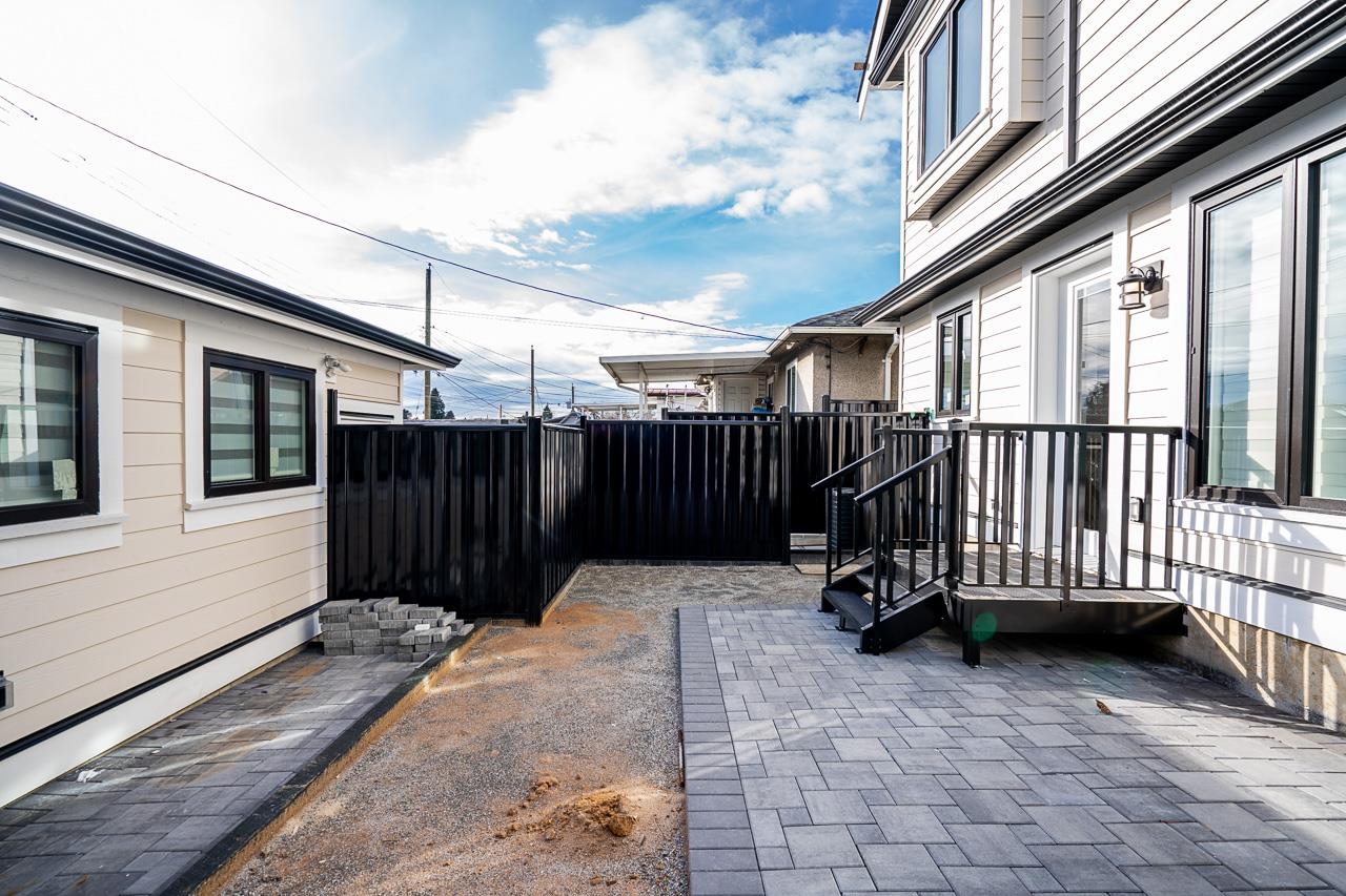 1 - 3344 Adanac Street, Home with 3 bedrooms, 3 bathrooms and 2 parking in Vancouver BC | Image 30