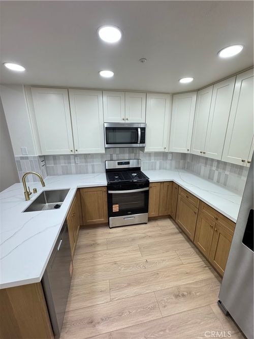 2768 Monza, Tustin, CA, 92782-9155 | Card Image