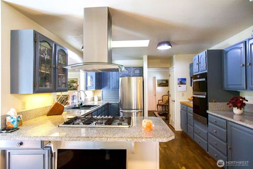 142 Vista Way, Friday Harbor, WA, 98250-8469 | Card Image