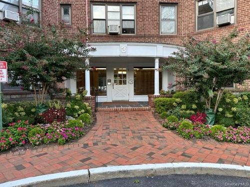 3a-3 Town House Pl, Great Neck, NY, 11021-3235 | Card Image