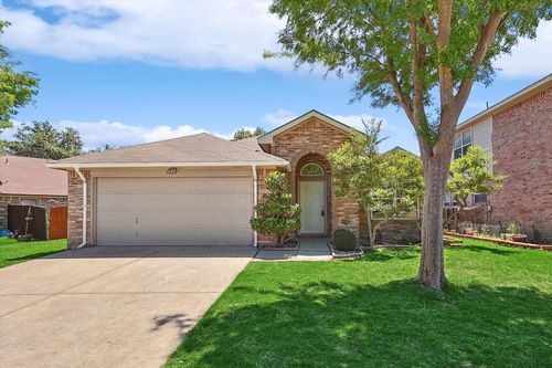 5424 Elk Ridge Dr, Watauga, TX, 76137-4723 | Card Image