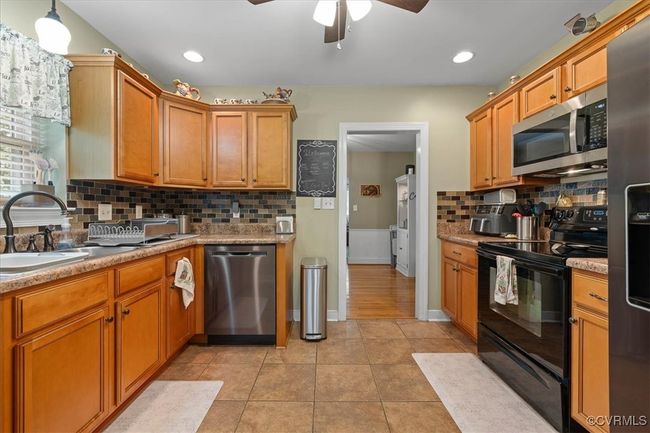 1926 Point Of Rocks Rd, House other with 4 bedrooms, 2 bathrooms and null parking in Chester VA | Image 7