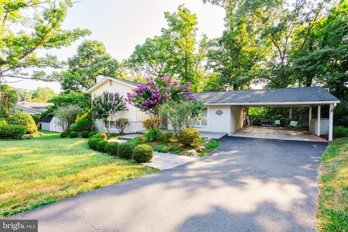 8901 Beauchamp Dr, ALEXANDRIA, VA, 22309-2615 | Card Image