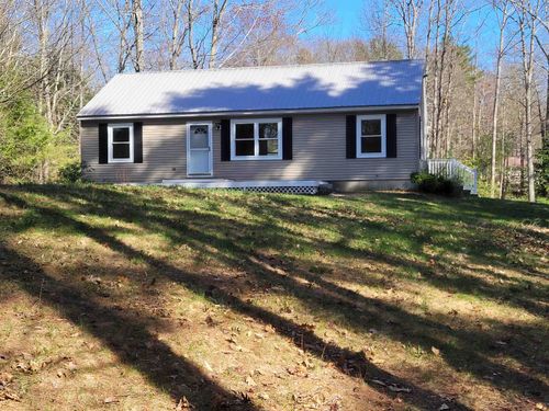 51 Nutter Cir, Center Barnstead, NH, 03225-3801 | Card Image