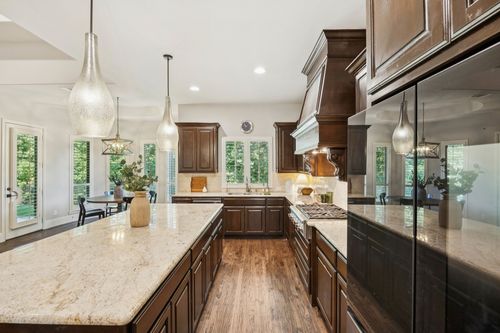 204 Chisholm Trl, Highland Village, TX, 75077-2752 | Card Image