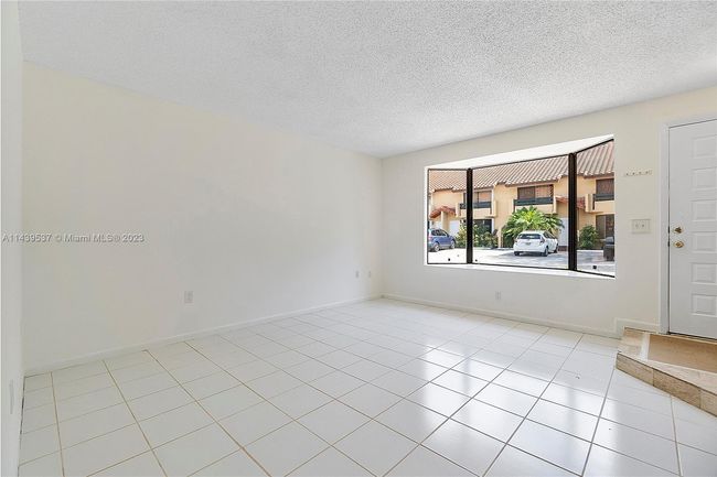 0 - 10127 Sw 77th Ct, Condo with 2 bedrooms, 1 bathrooms and null parking in Miami FL | Image 6