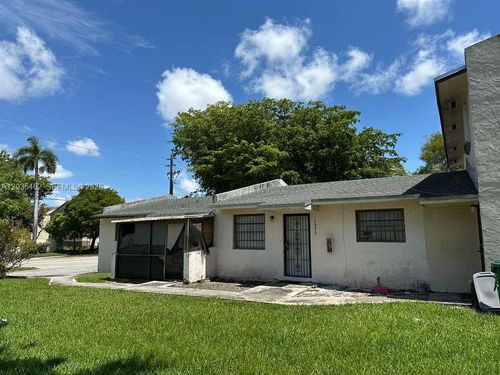 d2-13963 Ne 3rd Ct, North Miami, FL, 33161-2864 | Card Image