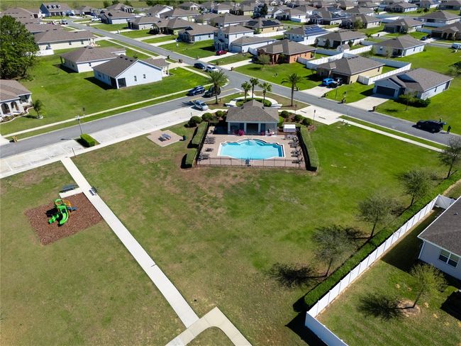13233 Lake Yale View Loop, House other with 3 bedrooms, 2 bathrooms and null parking in GRAND ISLAND FL | Image 22