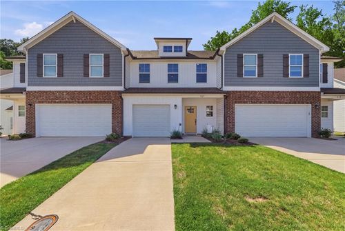 917 Cannon Crossing Cir, Greensboro, NC, 27410-3452 | Card Image