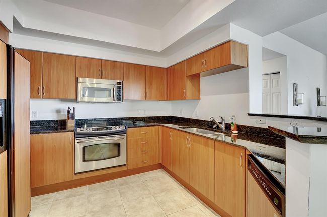 APT-606 - 804 E Windward Way, Condo with 2 bedrooms, 2 bathrooms and null parking in Lantana FL | Image 13