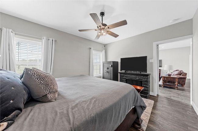 917 Farney Rd, House other with 3 bedrooms, 2 bathrooms and 2 parking in Lorena TX | Image 13
