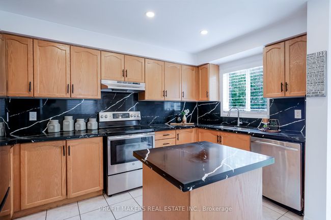 64 Tiller Trail, House attached with 3 bedrooms, 3 bathrooms and 2 parking in Brampton ON | Image 13