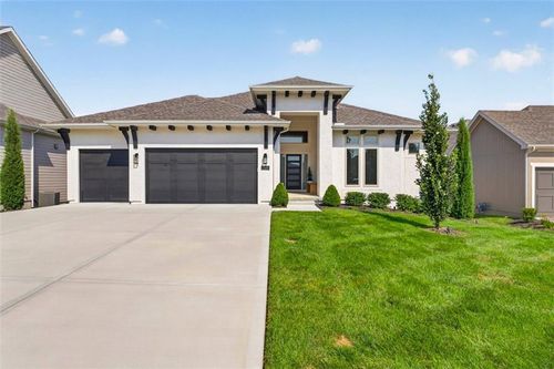17401 Oakshire St, Overland Park, KS, 66221-7173 | Card Image