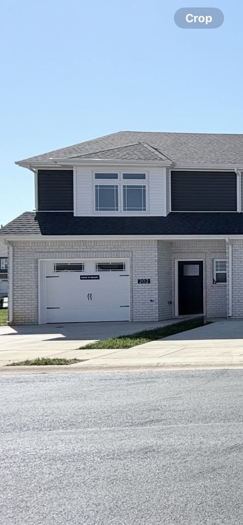 202 W Fallow Ct, Clarksville, TN, 37040-7595 | Card Image