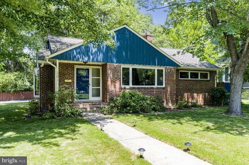 301 Pine St, FALLS CHURCH, VA, 22046-2534 | Card Image