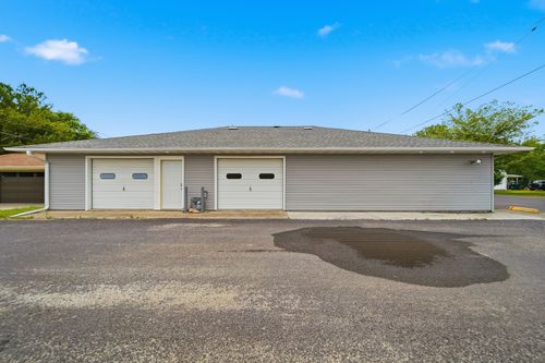 116 W South St, FRANKLIN GROVE, IL, 61031-9521 | Card Image