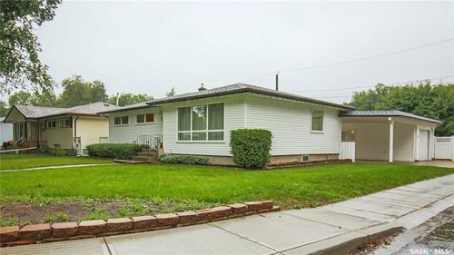2 Malone Crescent, Regina, SK, S4S5R2 | Card Image