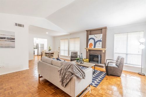 apt-243-10558 High Hollows Dr, Dallas, TX, 75230-4704 | Card Image