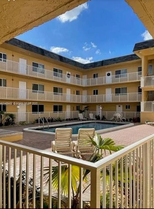 apt-107-7910 Taft St, Pembroke Pines, FL, 33024-5172 | Card Image