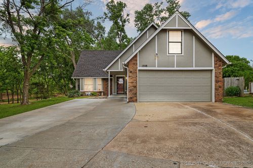 1308 El Paso St, Broken Arrow, OK, 74012-8341 | Card Image
