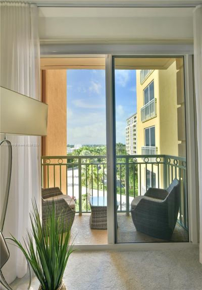 517 - 455 Grand Bay Dr, Condo with 0 bedrooms, 1 bathrooms and null parking in Key Biscayne FL | Image 3