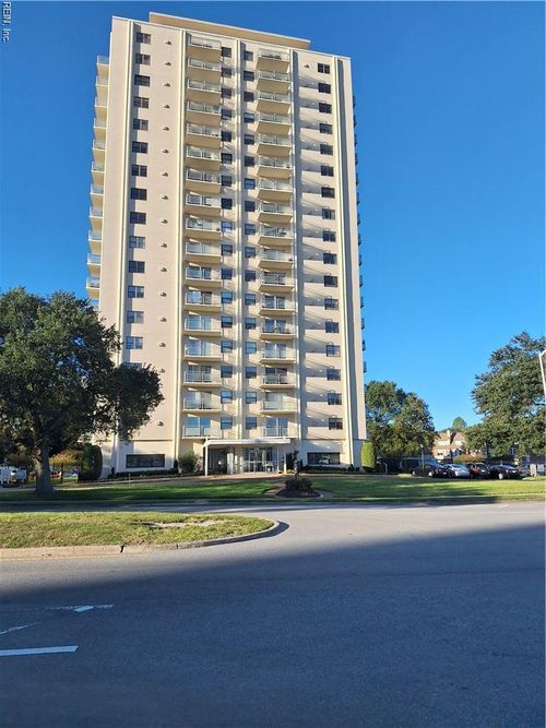 apt-1006-1 Crawford Pkwy, Portsmouth, VA, 23704-2612 | Card Image