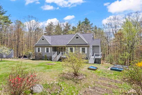 80 Maple St, Acton, ME, 04001-7622 | Card Image