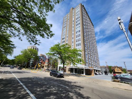 1707 N Prospect Ave, MILWAUKEE, WI, 53202-1967 | Card Image
