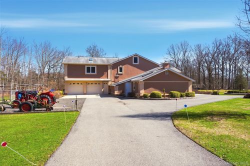 801 Albany Post Rd, Gardiner, NY, 12525 | Card Image