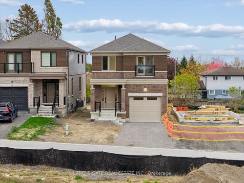 989 Queensdale Ave, Oshawa, ON, L1H1M8 | Card Image