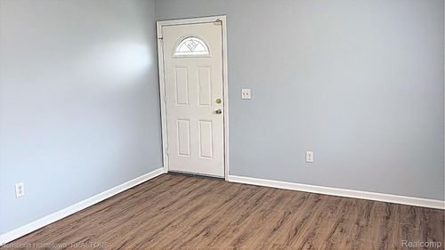 31905 Saginaw Ct, Westland, MI, 48186-4736 | Card Image