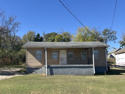 204 Larkin Springs Rd, Madison, TN, 37115-4233 | Card Image