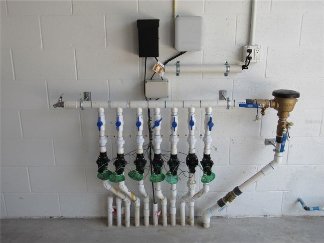 irrigation controls with 6 active zones and 2 available | Image 59