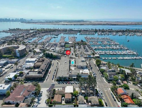 233-1021 Scott St, San Diego, CA, 92106-3051 | Card Image