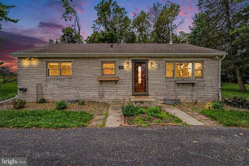 201 Marsh Dr, CARLISLE, PA, 17015-7633 | Card Image
