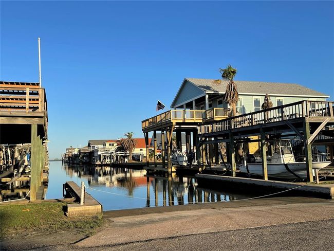 Neighborhood boat ramp for owners and guest on the bay side. | Image 28