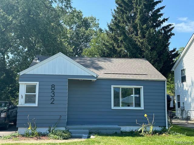 Ledyard St, Waterford, MI 48328 #1