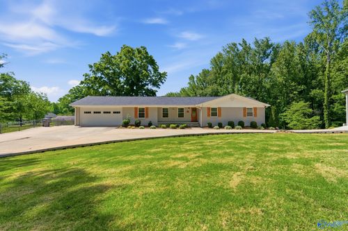 205 Penny Ln Nw, Russellville, AL, 35653-1505 | Card Image