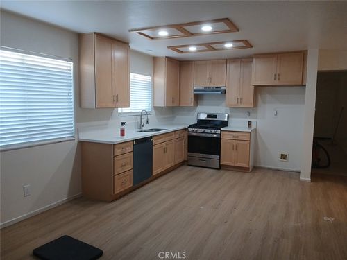 12067 White Oak Ct, Victorville, CA, 92392 | Card Image