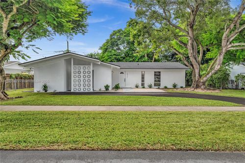 19701 Belmont Dr, Cutler Bay, FL, 33157-8530 | Card Image