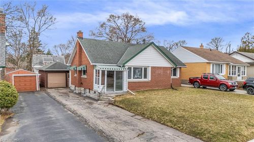 41 Floral Cres, Kitchener, ON, N2G3B3 | Card Image