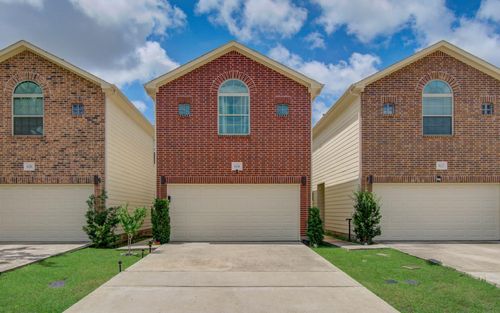 624 E 39th St, Houston, TX, 77022-4720 | Card Image
