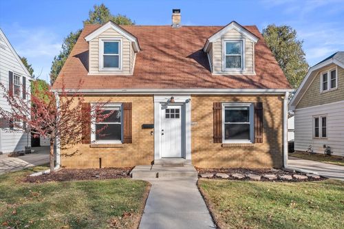 2046 S 94th Street, WEST ALLIS, WI, 53227 | Card Image